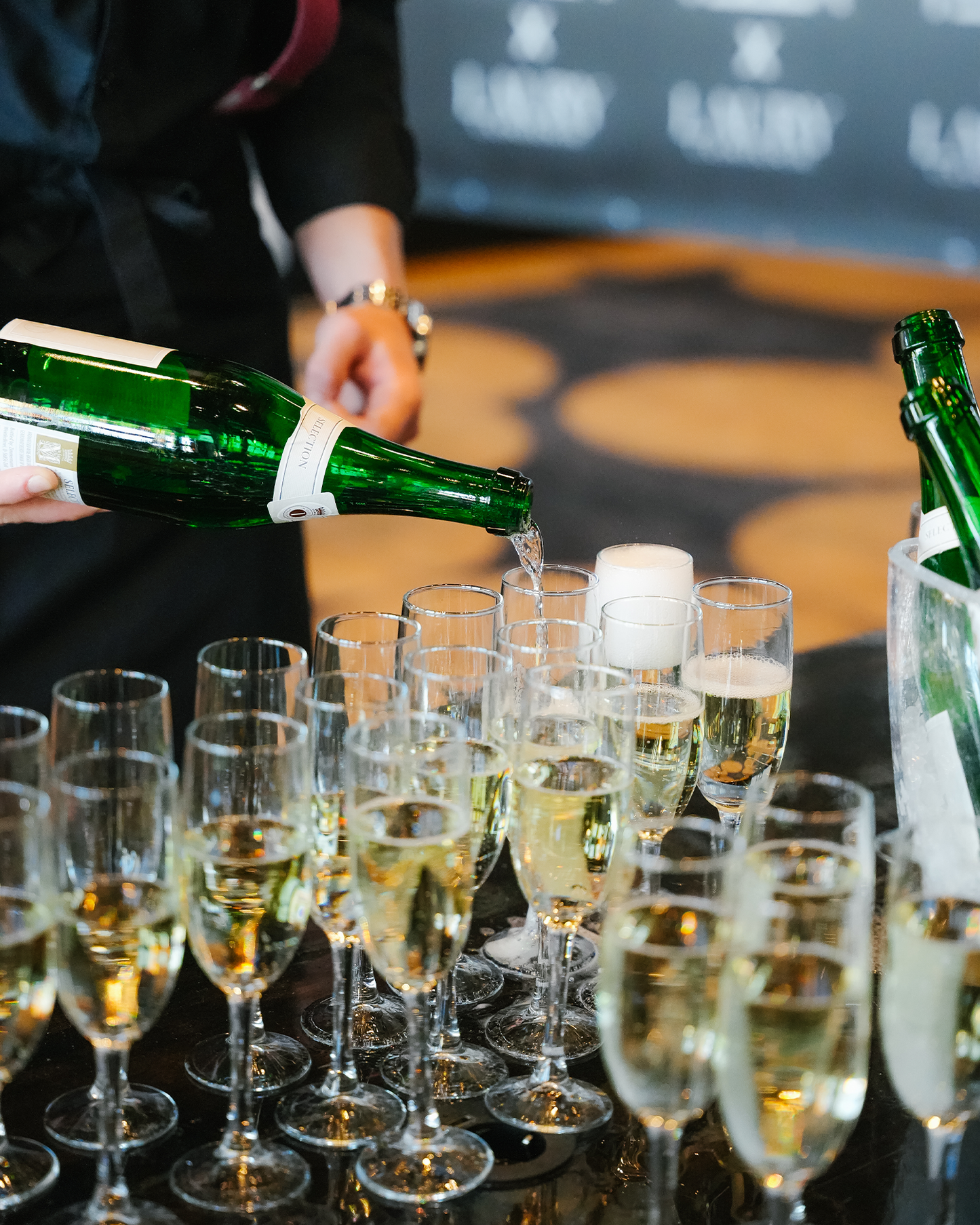 Event ticket RUNWAY & ROSÉ Tezza X Laury