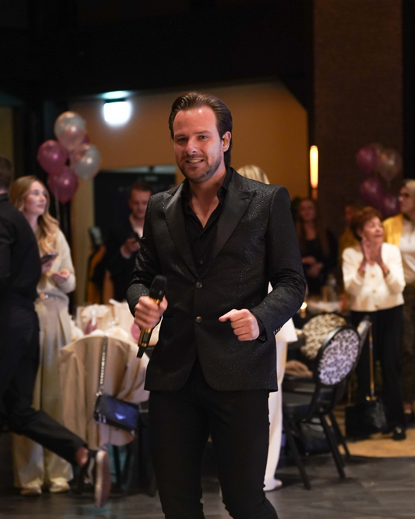 Event ticket RUNWAY & ROSÉ Tezza X Laury