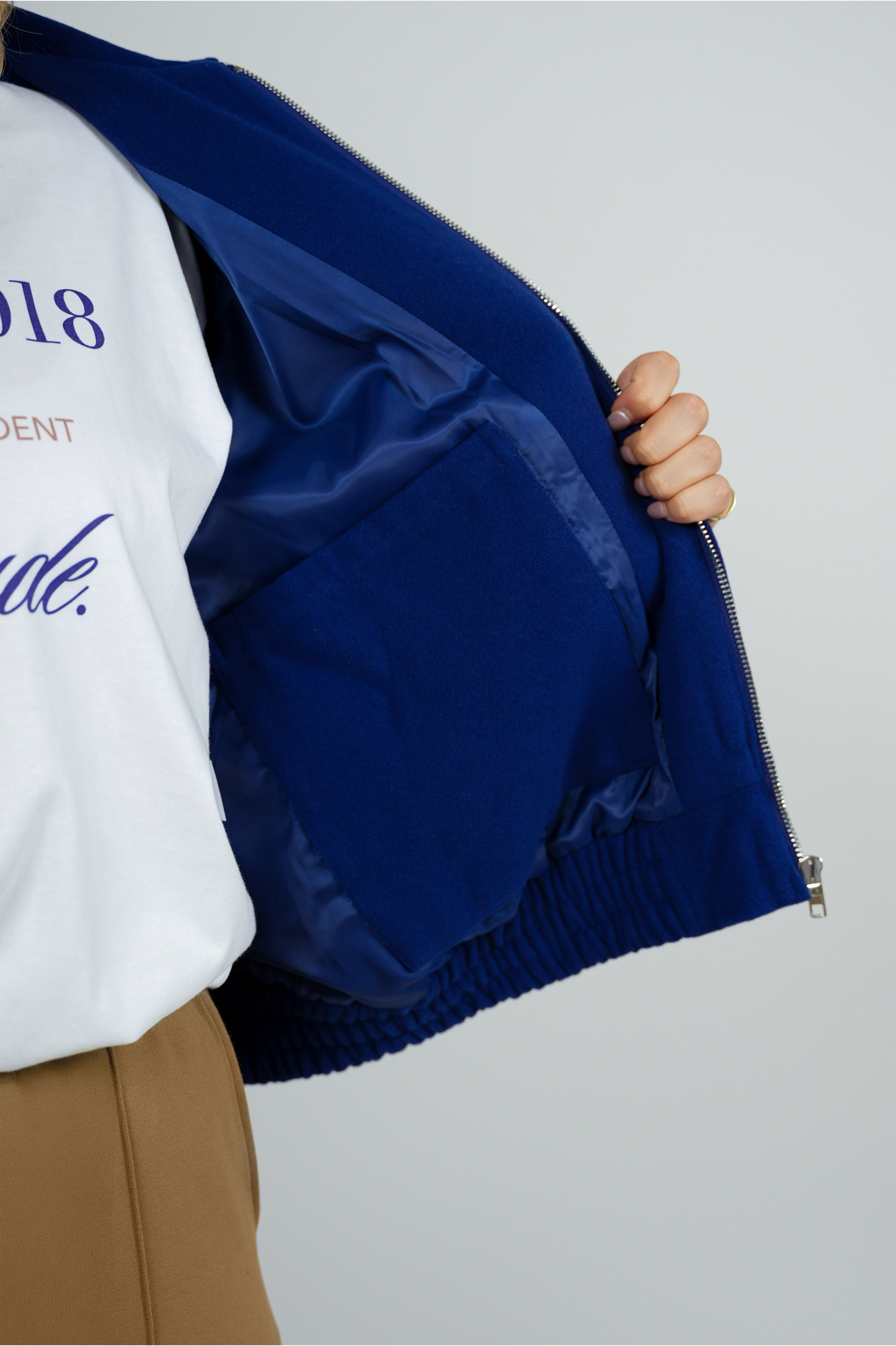 Korte Bomber Jas – Kobalt Blauw | FW25