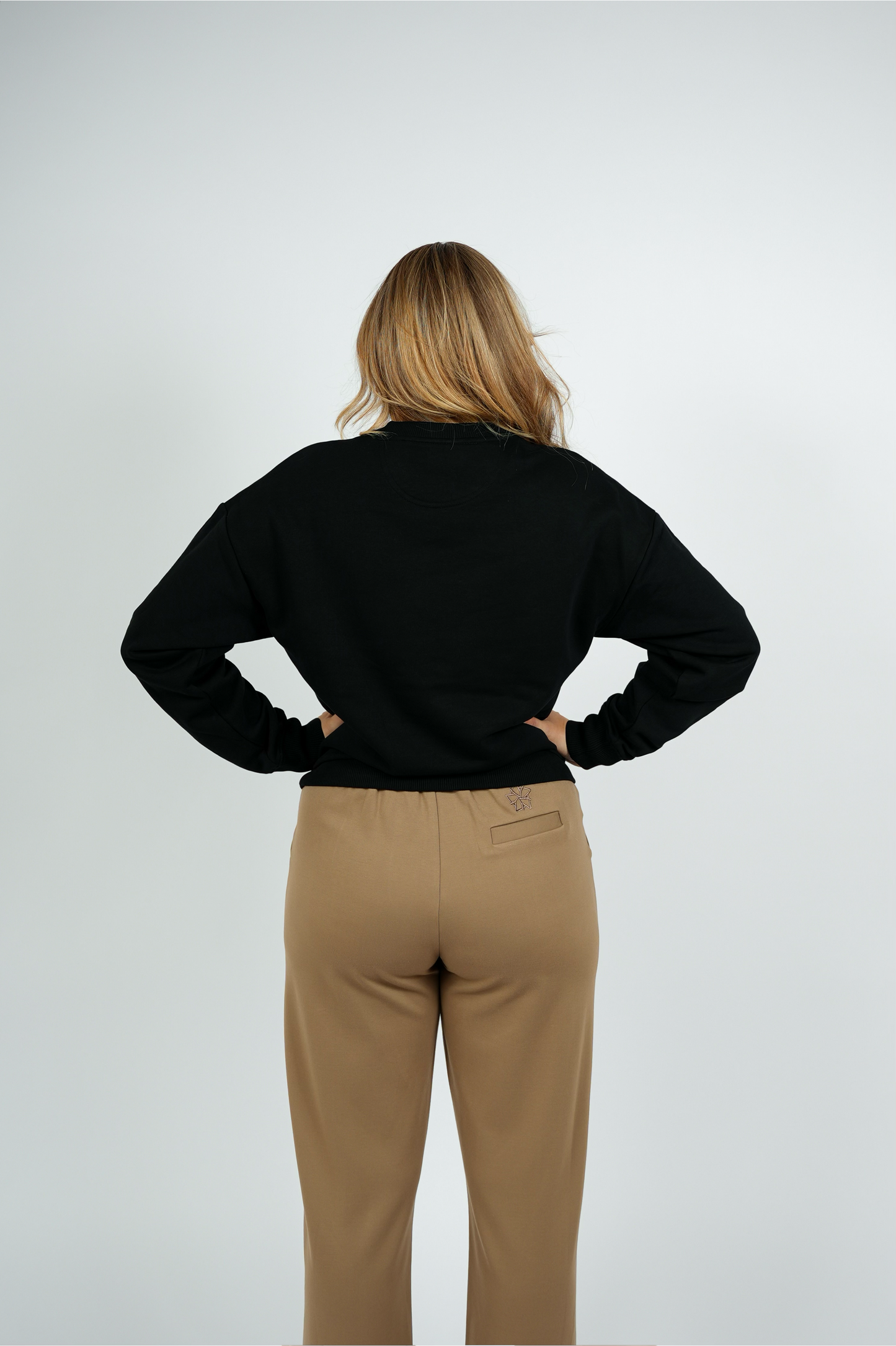 Sweater – Zwart | FW25