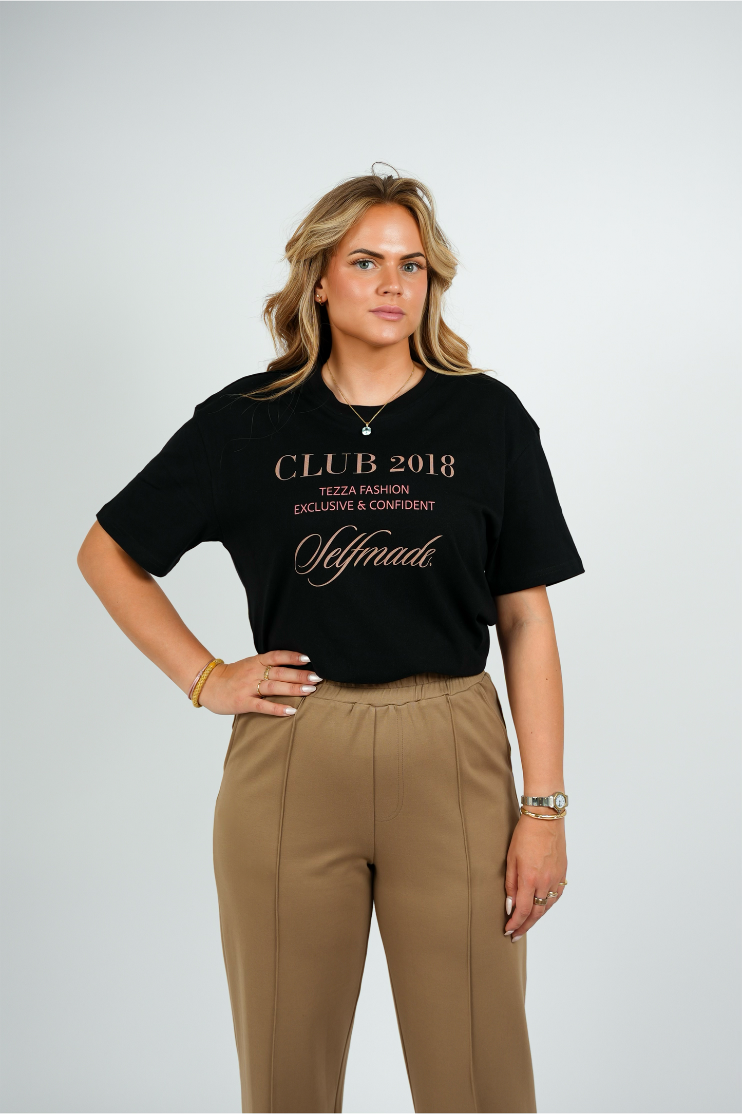 T-shirt Oversized Pasvorm – Zwart | FW25