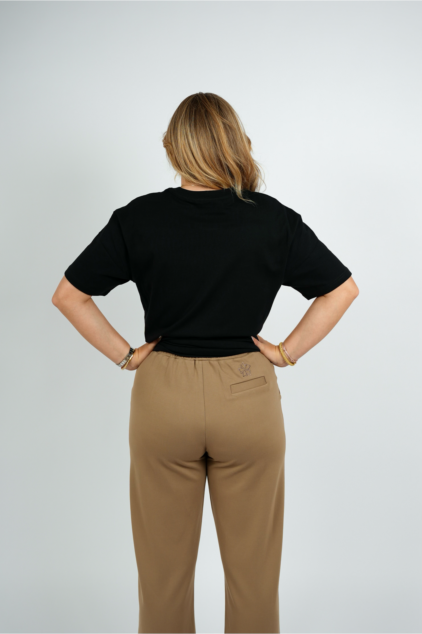 T-shirt Oversized Pasvorm – Zwart | FW25