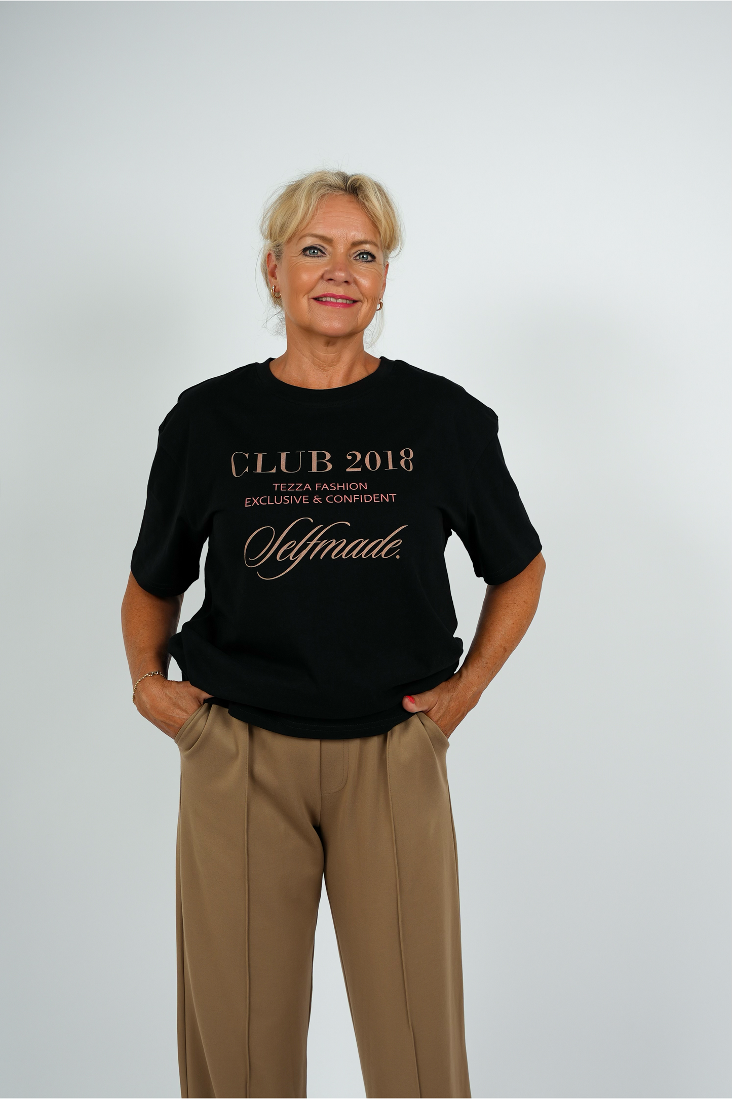 T-shirt Oversized Pasvorm – Zwart | FW25