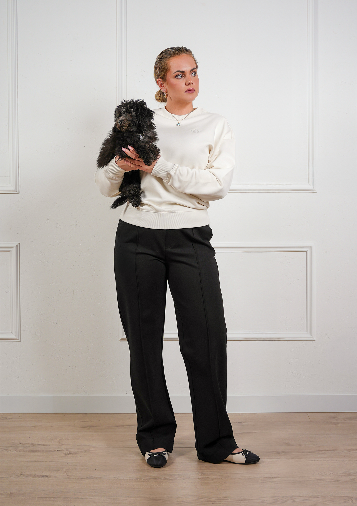 The Essential Sweater – Crème